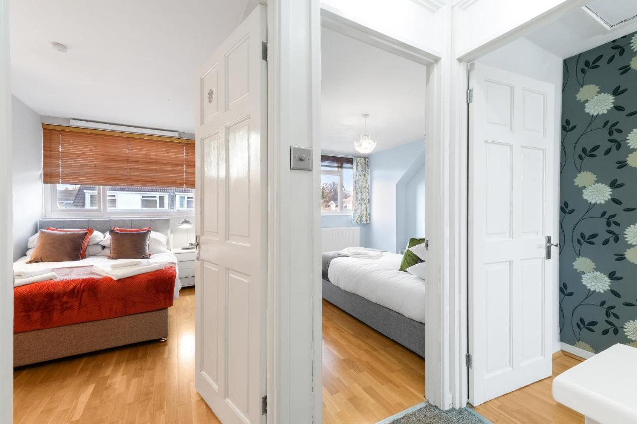 Staiforce 2 Bedroom House With Parking Maidenhead Bagian luar foto